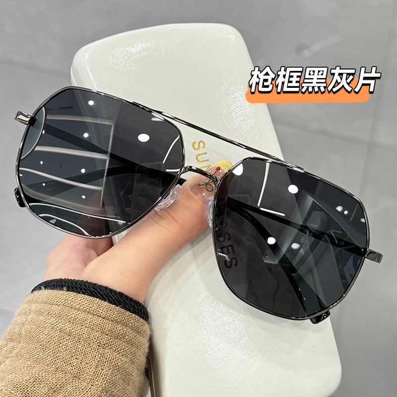 男士偏光防紫外线墨镜适用于大脸时尚太阳眼镜 黑框黑灰片设计 驱