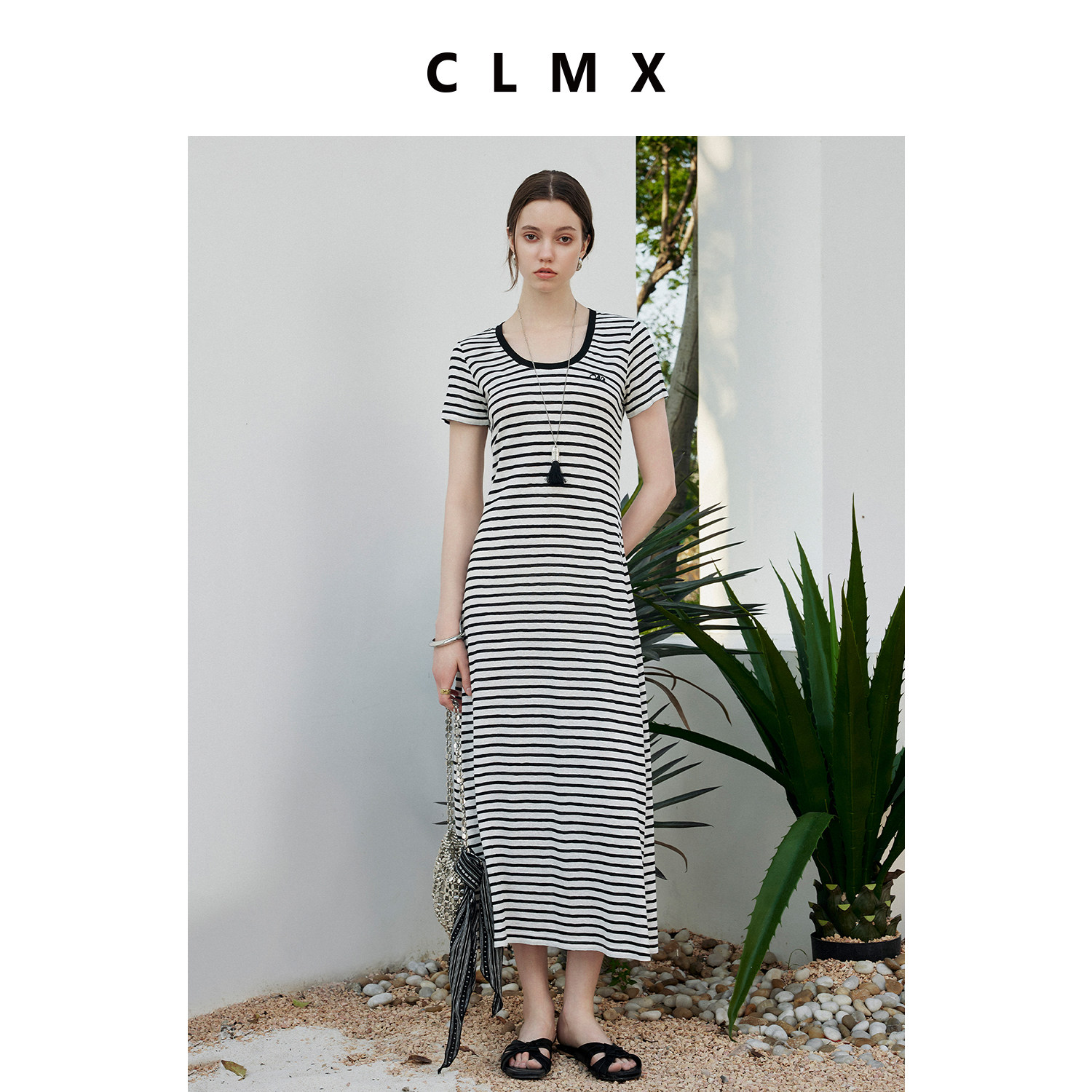 CLMX云柔悬垂粘纤混纺竹节肌理面料女松弛感经典圆领条纹连衣裙