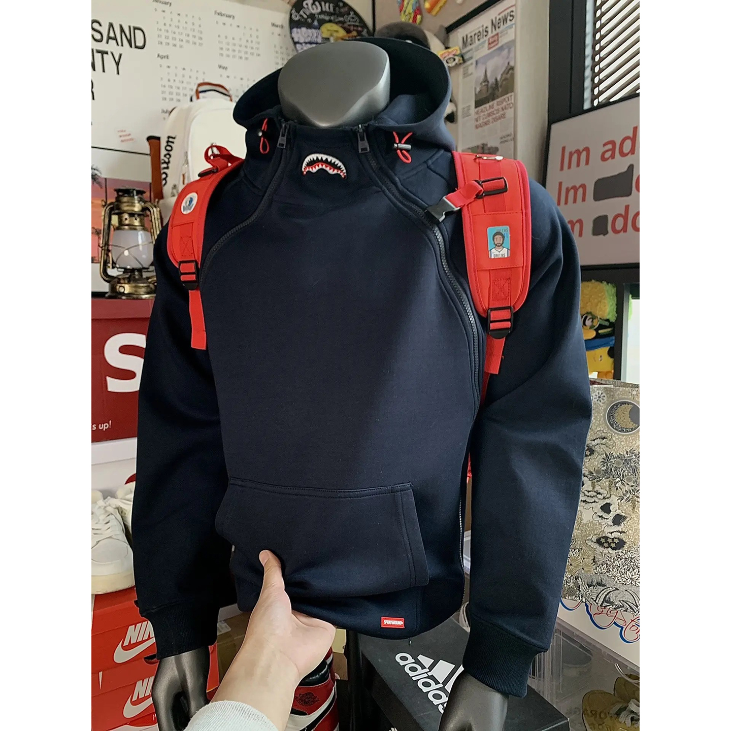 鲨鱼嘴刺绣连帽卫衣美式重磅外套