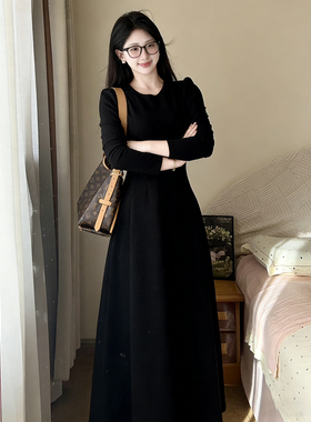 黑色连衣裙女高级感长袖礼服修身圆领收腰冬季长裙子内搭新款冬装