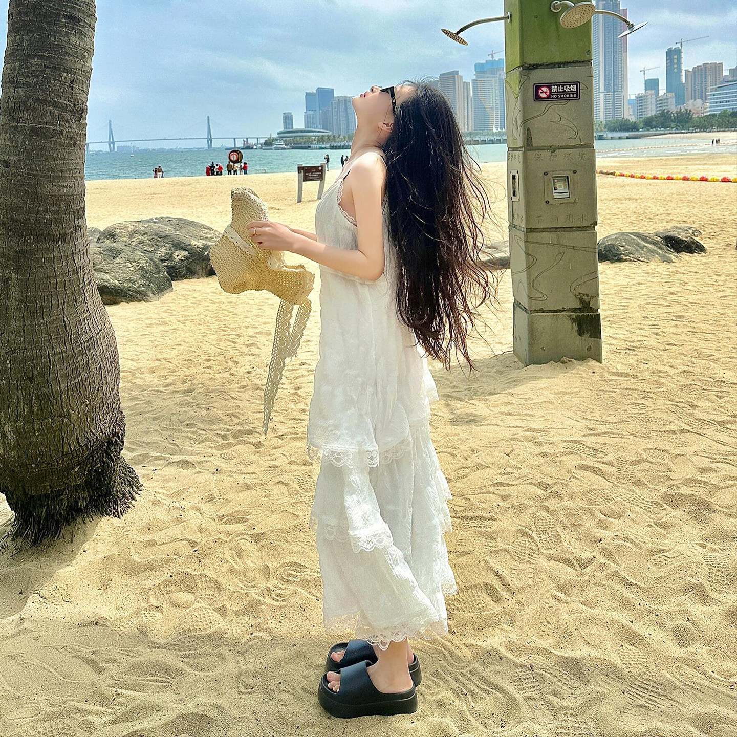 白色吊带连衣裙女夏季新款叠穿白月光长裙子早春漂亮小白裙小个子
