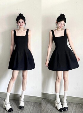 黑色吊带连衣裙女法式绝美高级法式短裙子夏季赫本风小个子小黑裙