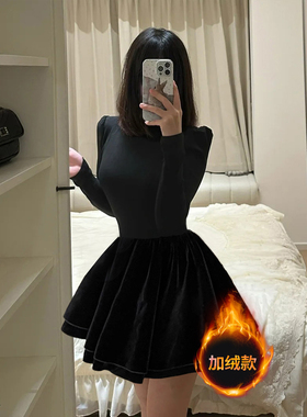 黑色蓬蓬裙女连衣裙新款高级感长袖高领赫本风小洋裙子短款加绒厚