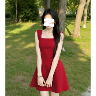 红色连衣裙女初夏独特绝美小裙子特别漂亮掐腰生日千金风贝微微