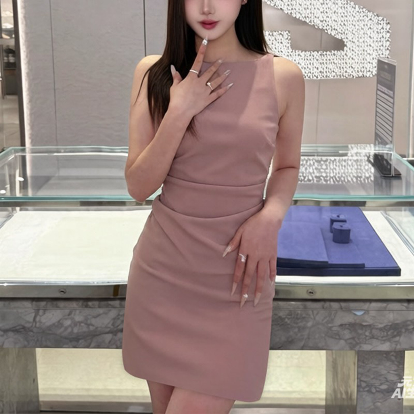 粉色吊带连衣裙修身赠运费险图片