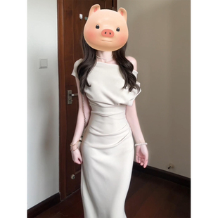 御姐一字肩连衣裙女斜肩气质礼服紧身新款包臀长裙子高级感小个子