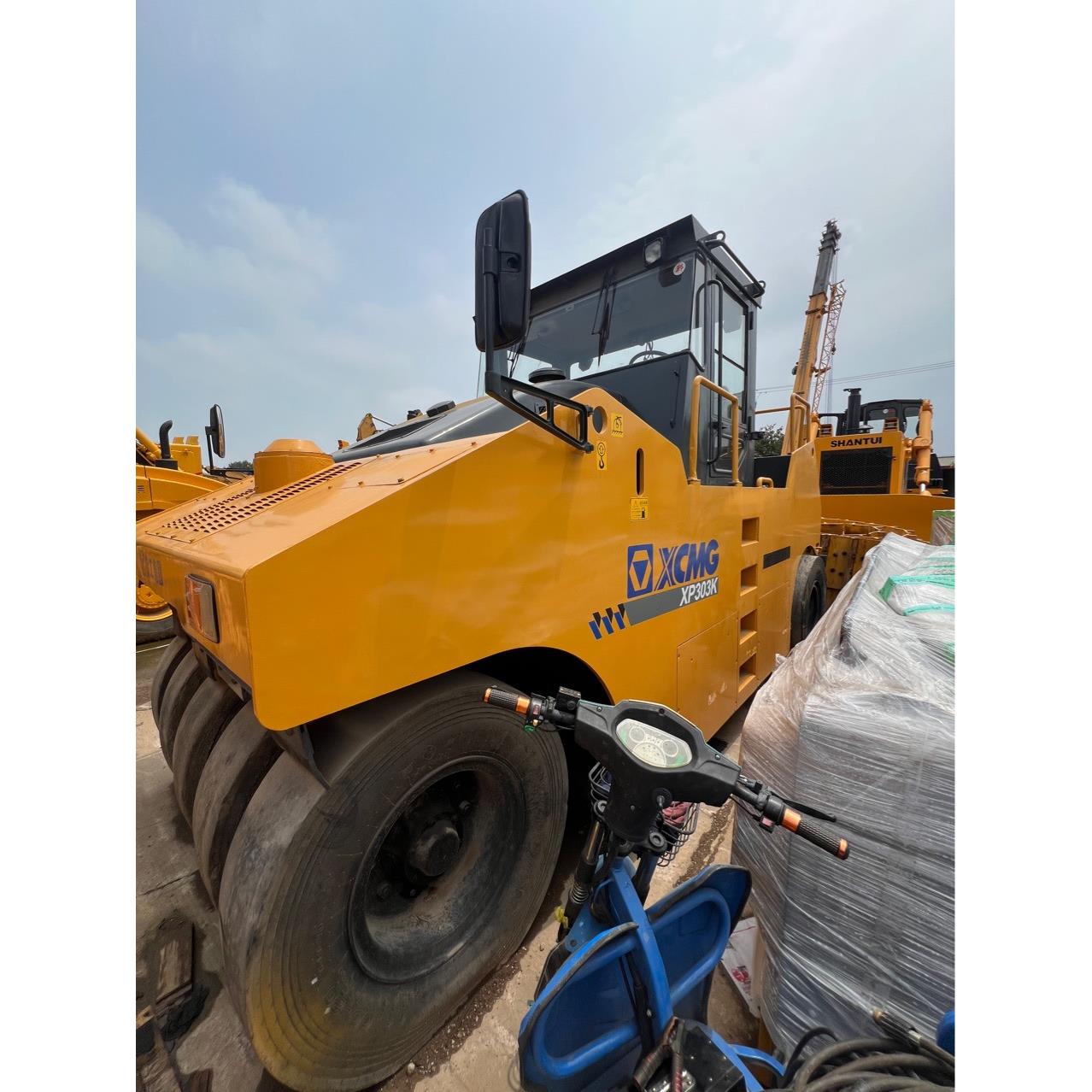 供应XP303K胶轮压路机轮胎式压路机