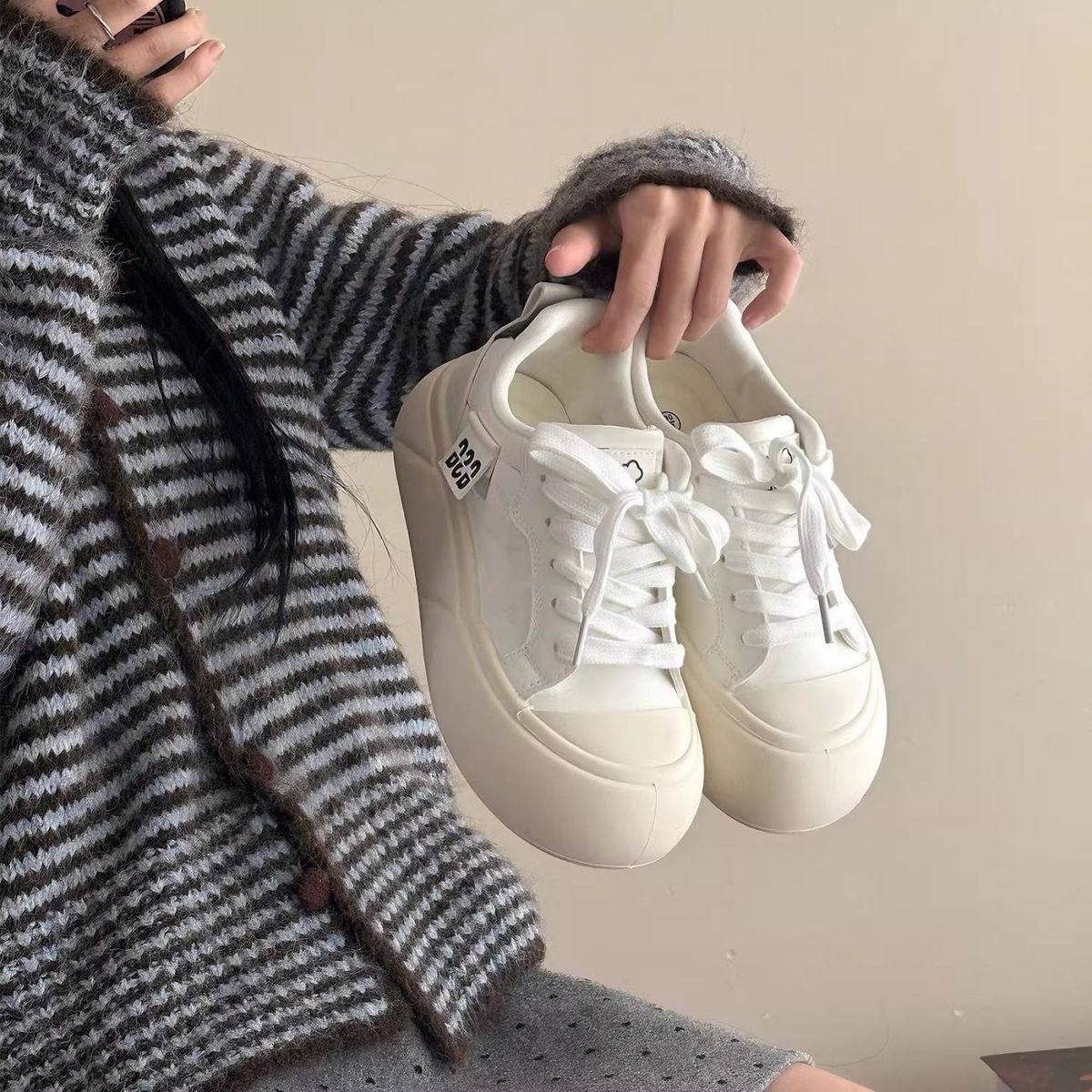 2026新款百搭小白鞋女厚底面包鞋休闲板鞋系带大头鞋女鞋,女鞋,休闲板鞋,淘宝优惠券,粉丝福利购,淘宝优惠卷