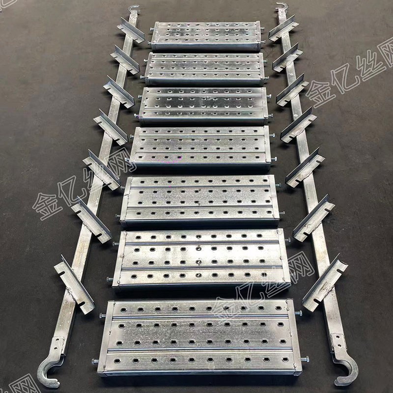 镀锌钢爬梯盘扣脚手架梯子建筑工地登高作业安全斜梯钢管外架楼梯
