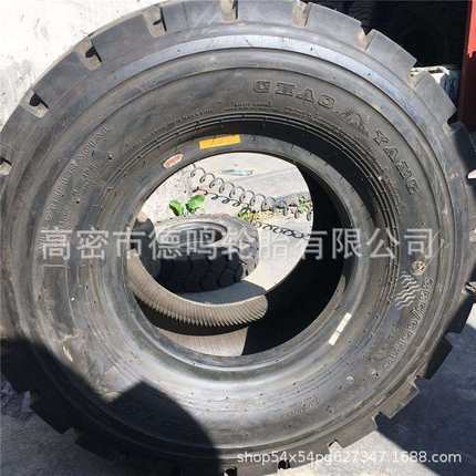 供应 900吨级轮胎式运梁车轮胎 355/65R15