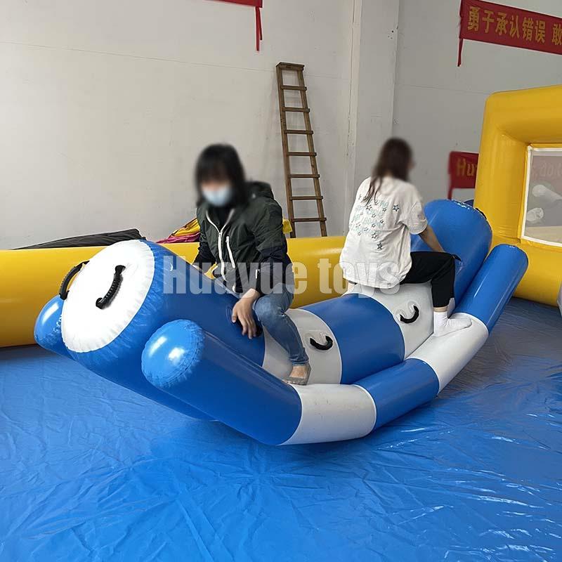 水上乐园充气玩具跷跷板 大型闯关冲关设备 水上风火轮蹦床香蕉船