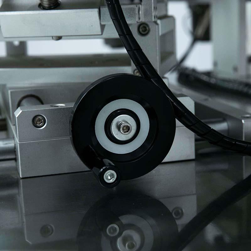 自双侧动面贴标机 果罐头瓶洗衣坚全液XMJ洗发水方瓶双侧面贴标签