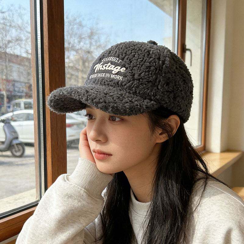秋冬刺绣羊羔绒棒球帽女通用时尚保暖休闲鸭舌帽毛绒绒遮阳帽子