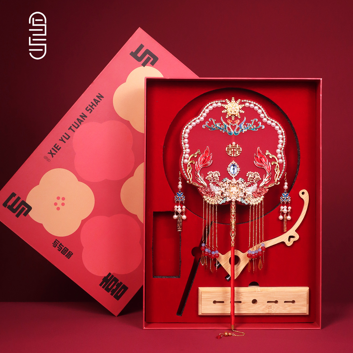 写与团扇新娘结婚红色喜扇