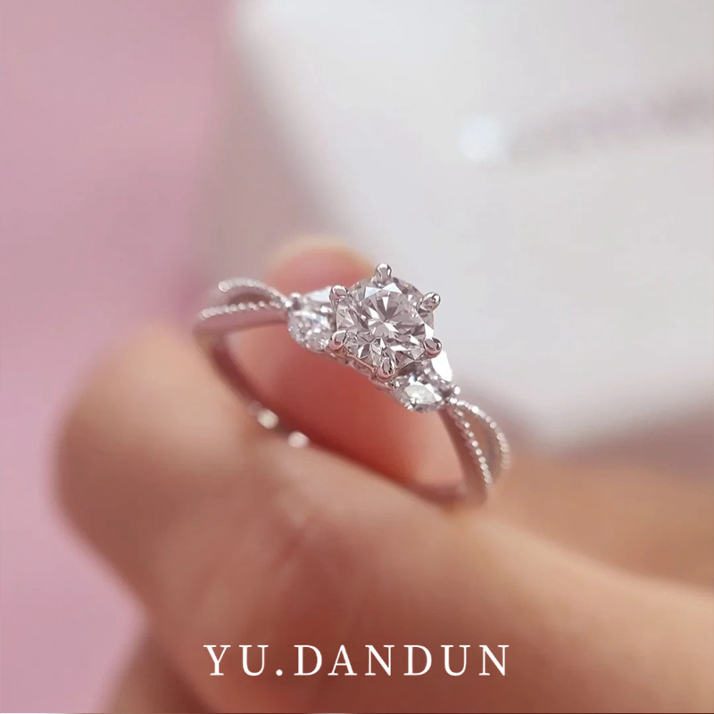 YUDANDUN莫桑戒指1克拉6爪镶嵌钻戒浪漫小众爆闪温柔气质送老婆