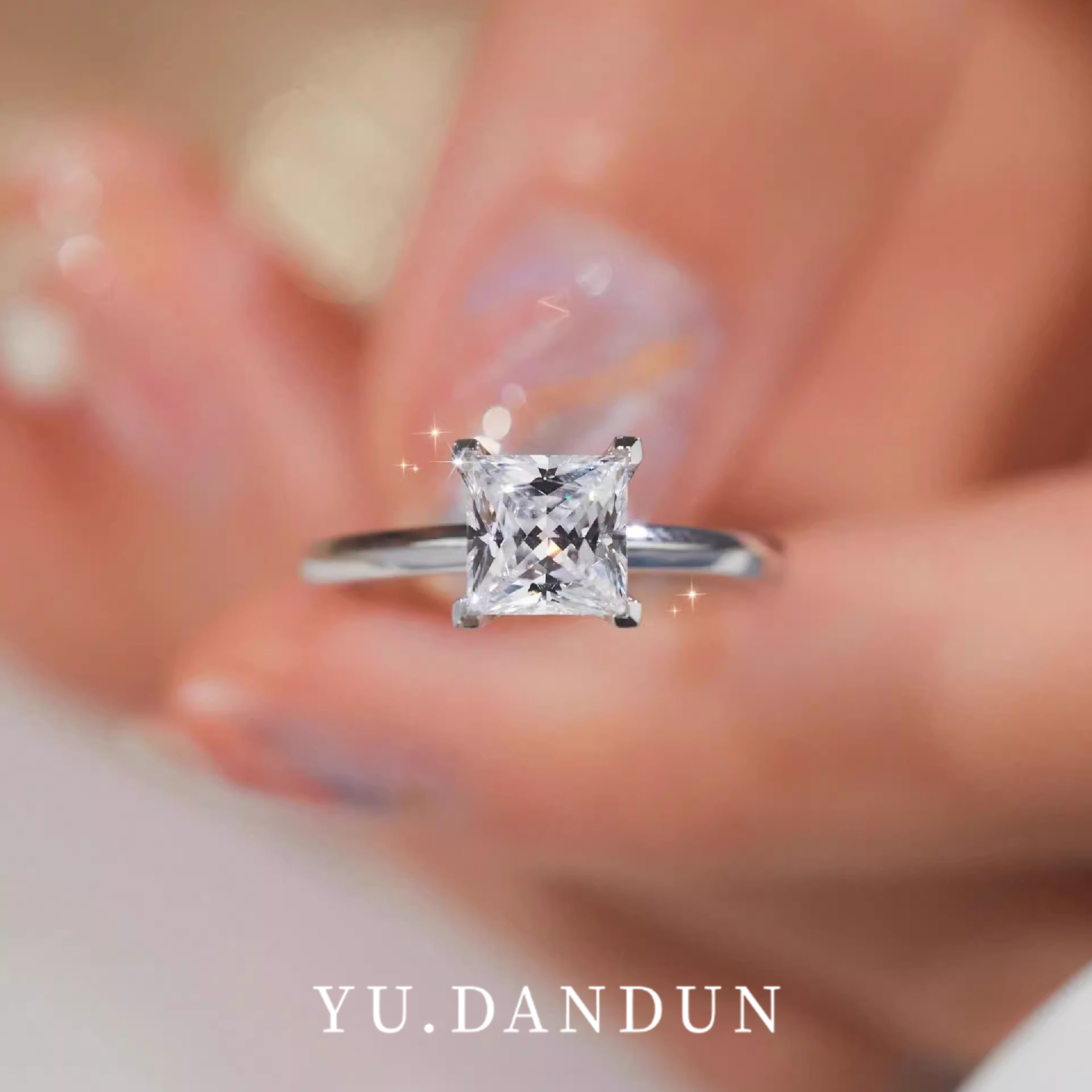 莫桑戒指70分公主方钻时尚