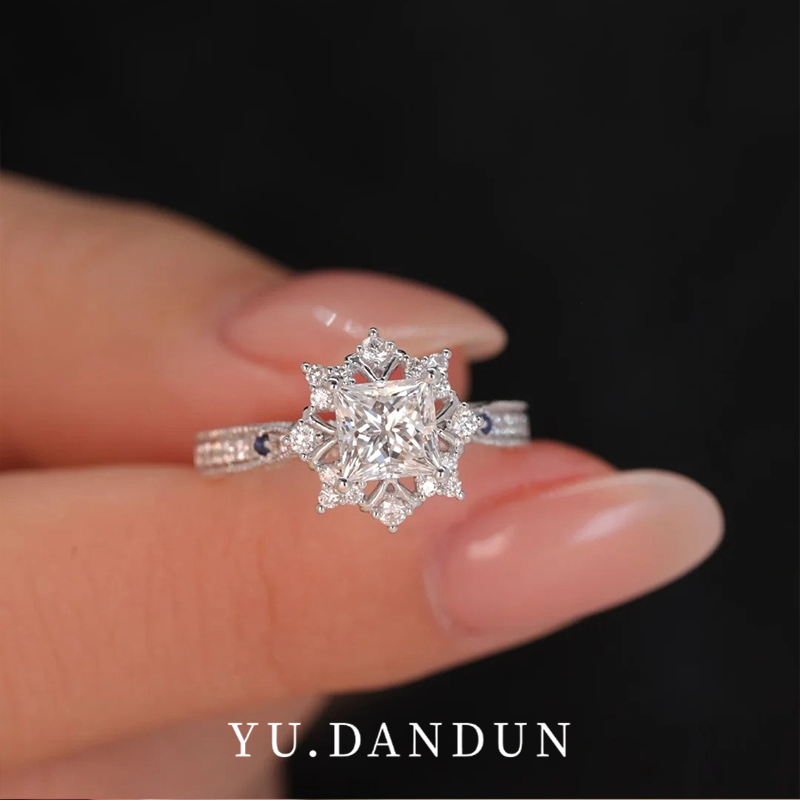 YUDANDUN莫桑戒指50分公主方钻戒盛世复古蓝宝石镶嵌轻奢时尚女款