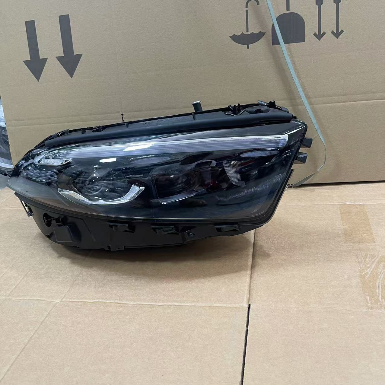 适用于奔驰A级 B级GLA  CLA 117 176 177 246 247大灯总成LED大灯