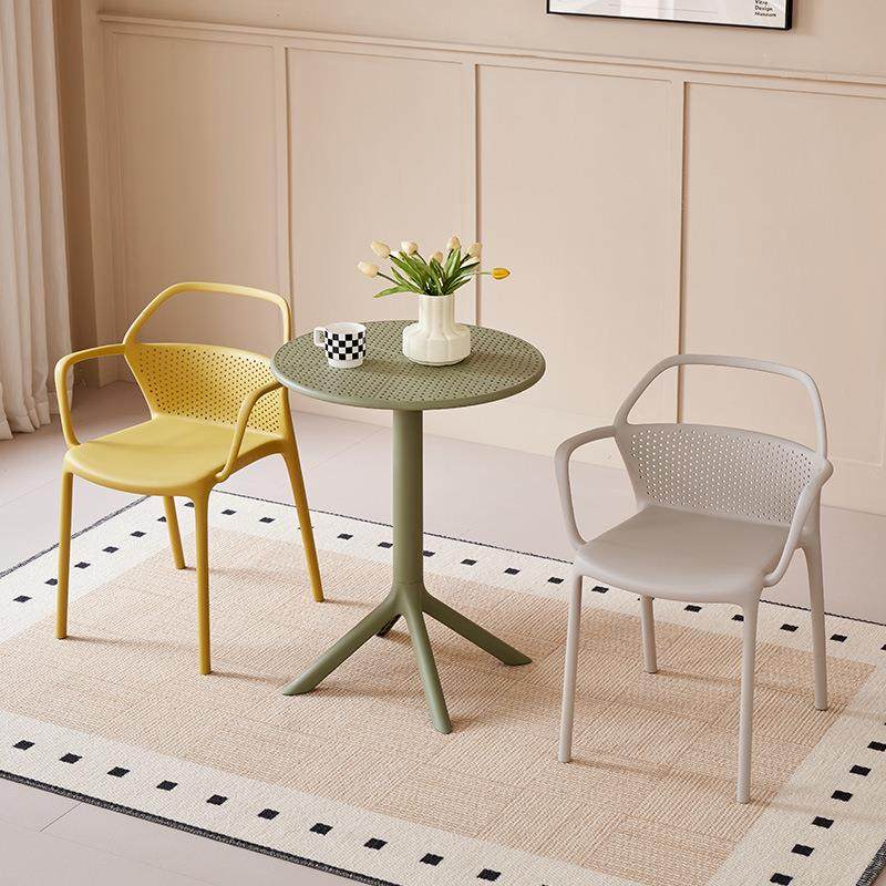 现代简约户外休闲餐椅家用加厚塑料靠背椅可叠放带扶手镂空书桌椅