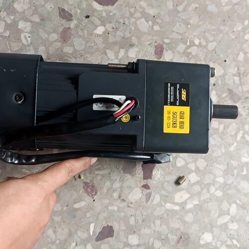 议价晟邦齿轮减速电机，型号5GU3KB，220V，成色如图，功能