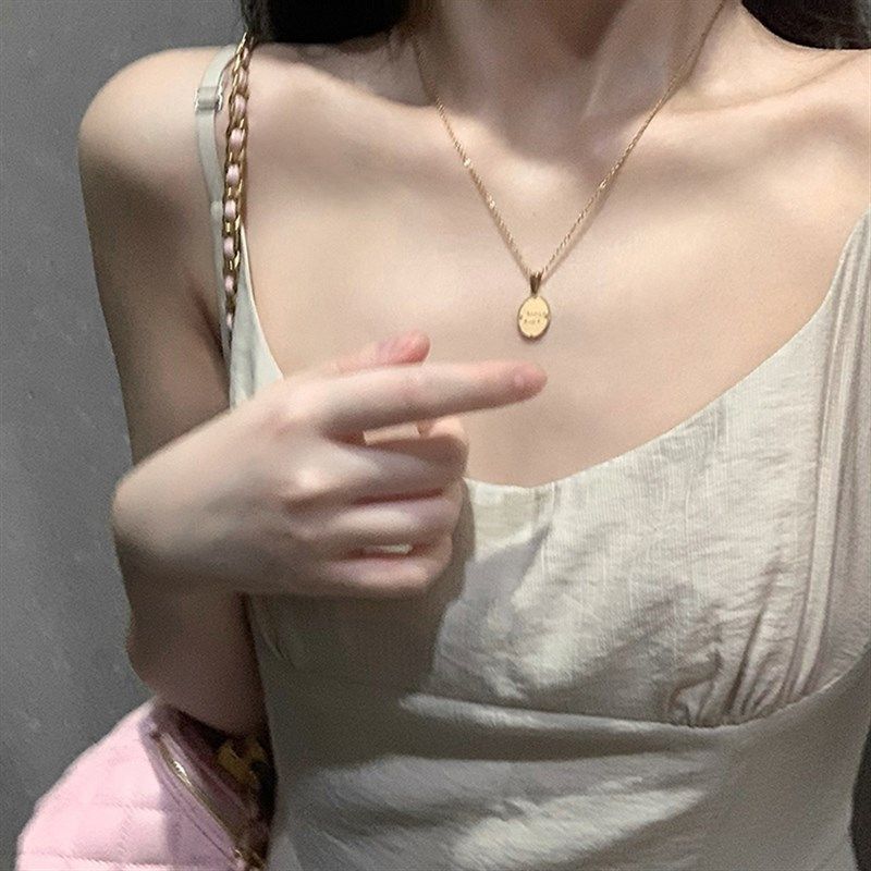 现货chic中长款吊带连衣裙女秋季2022新款收腰显瘦外穿冷淡风气质