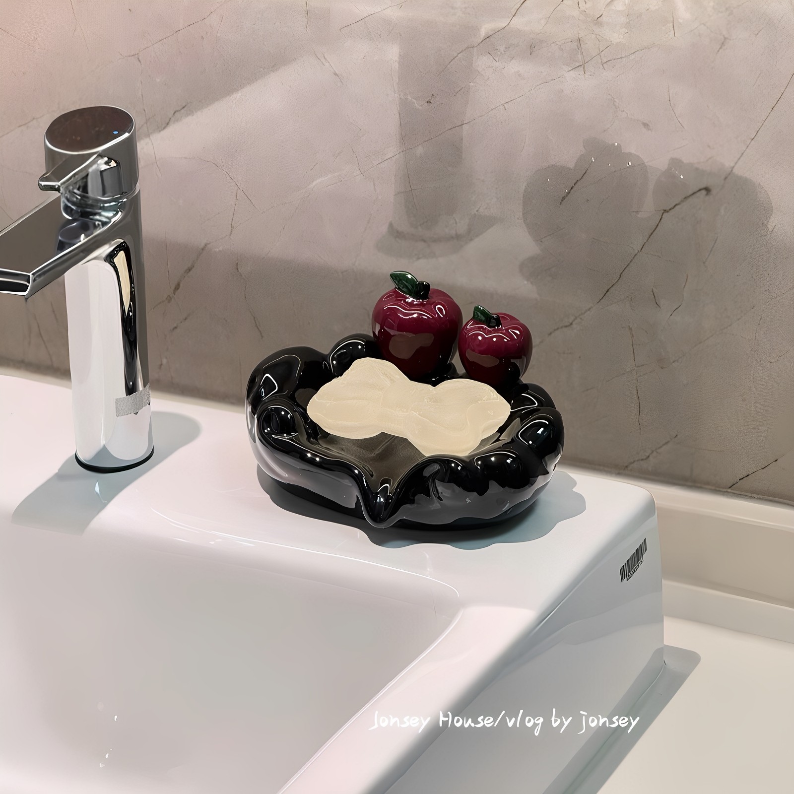 苹果肥皂盒2026新款家用高档轻奢高级感香皂盒创意沥水置物架陶瓷