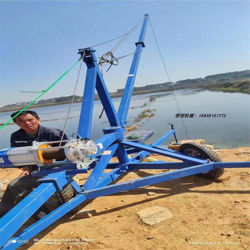 鱼塘装鱼上车小型吊机装卸车带轮子吊运钓水库吊装卖鱼长臂起重机