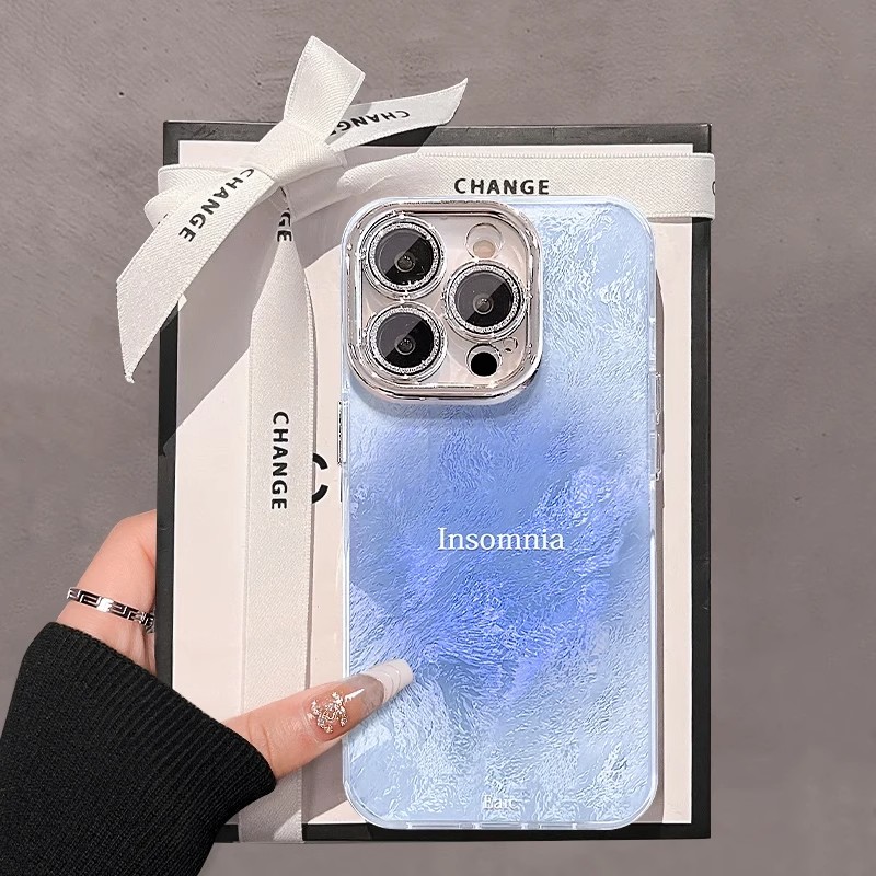 三色渐变适用苹果16promax手机壳