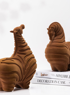 简约现代动物植绒马家居饰品摆件