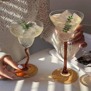 采购产品覆古小众高脚杯，高端微醺特别玛格丽塔杯，起泡香槟鸡尾
