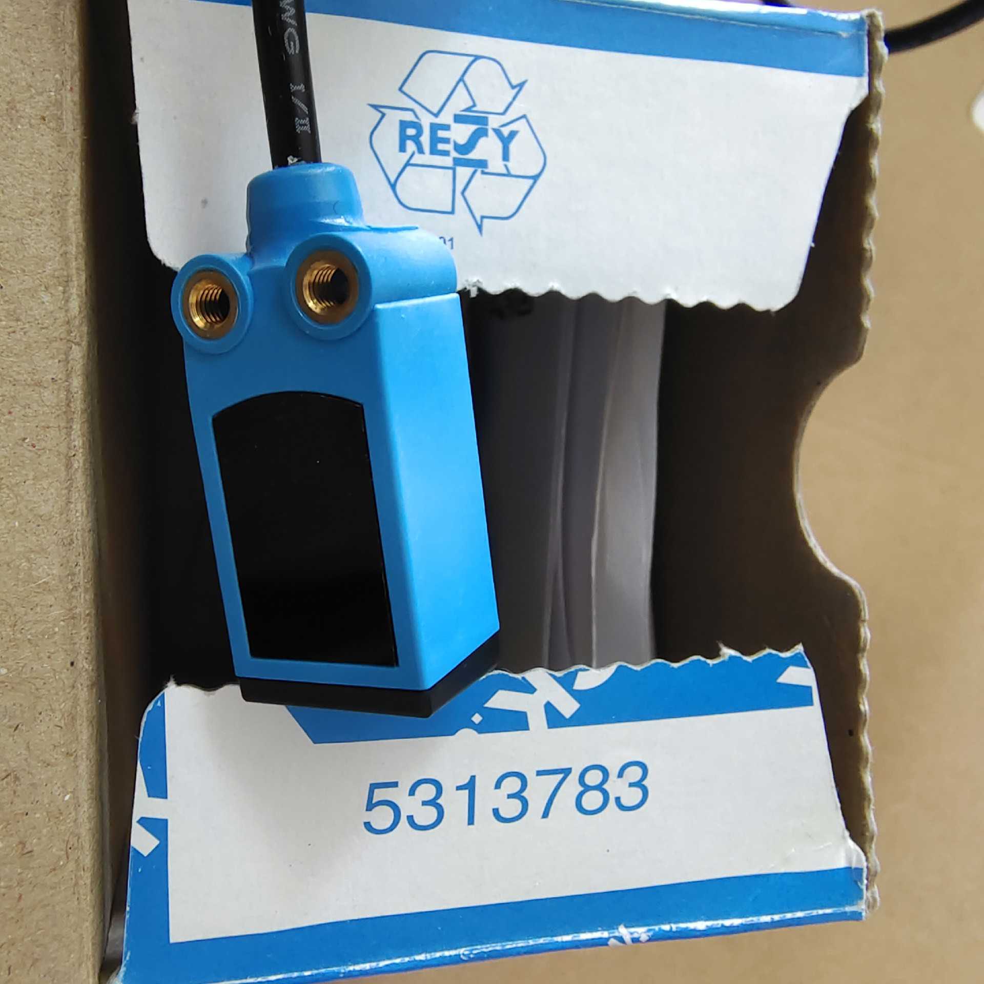 议~西克WTV4-3N1322S90光电传感器，两个