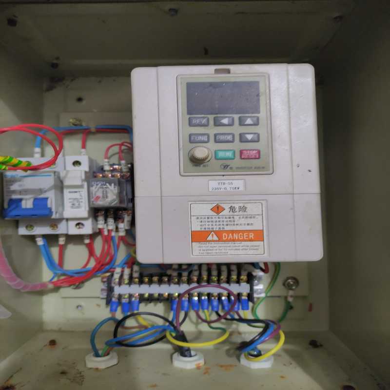 YTB-S5 0.75KW变频器一台，图片为，成~询价