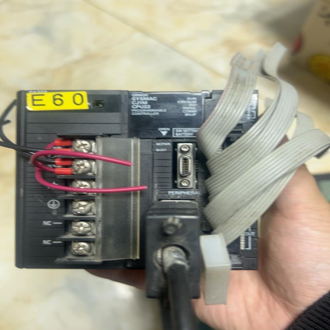 CJ1M-CPU22    CJ1W-PA202   一组~询价