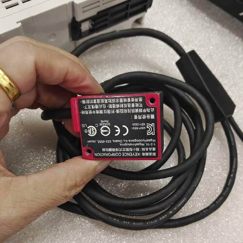 询价~KEYENCE/基恩士SR-710功能正常！带N一R2控制器