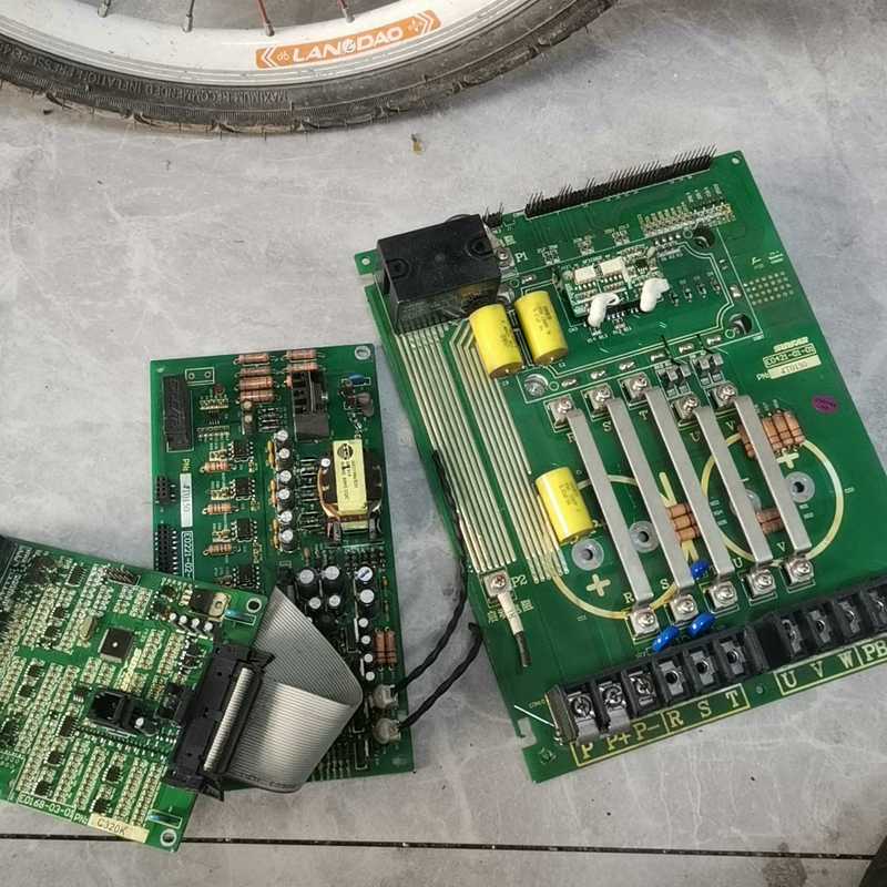 四方变频器C320K-4T0150线路板一套，成色不错（如图【鑫鑫商