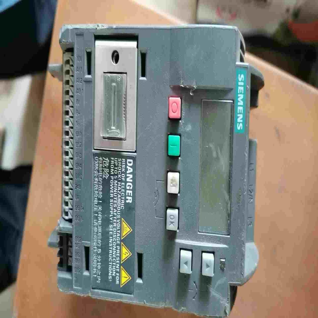 变频器6SL3210-5BE22-2UV0，外壳有~询价