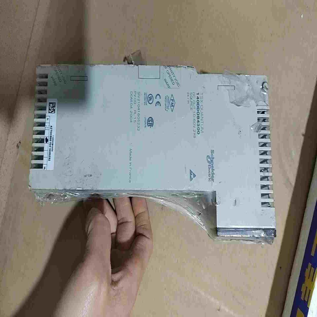 全新施奈德裸机，140DDO84300功能正常使用。具体--议价商品