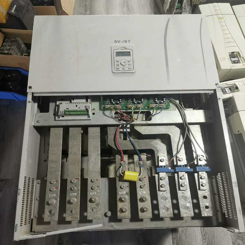 LS变频器SV2800IS7-4S0D，功能正常，需（电子设备）