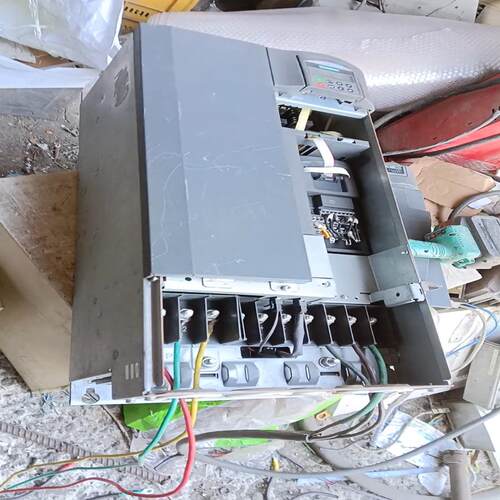 440变频器6SE6440-2UD33-7EB1（基数电子）