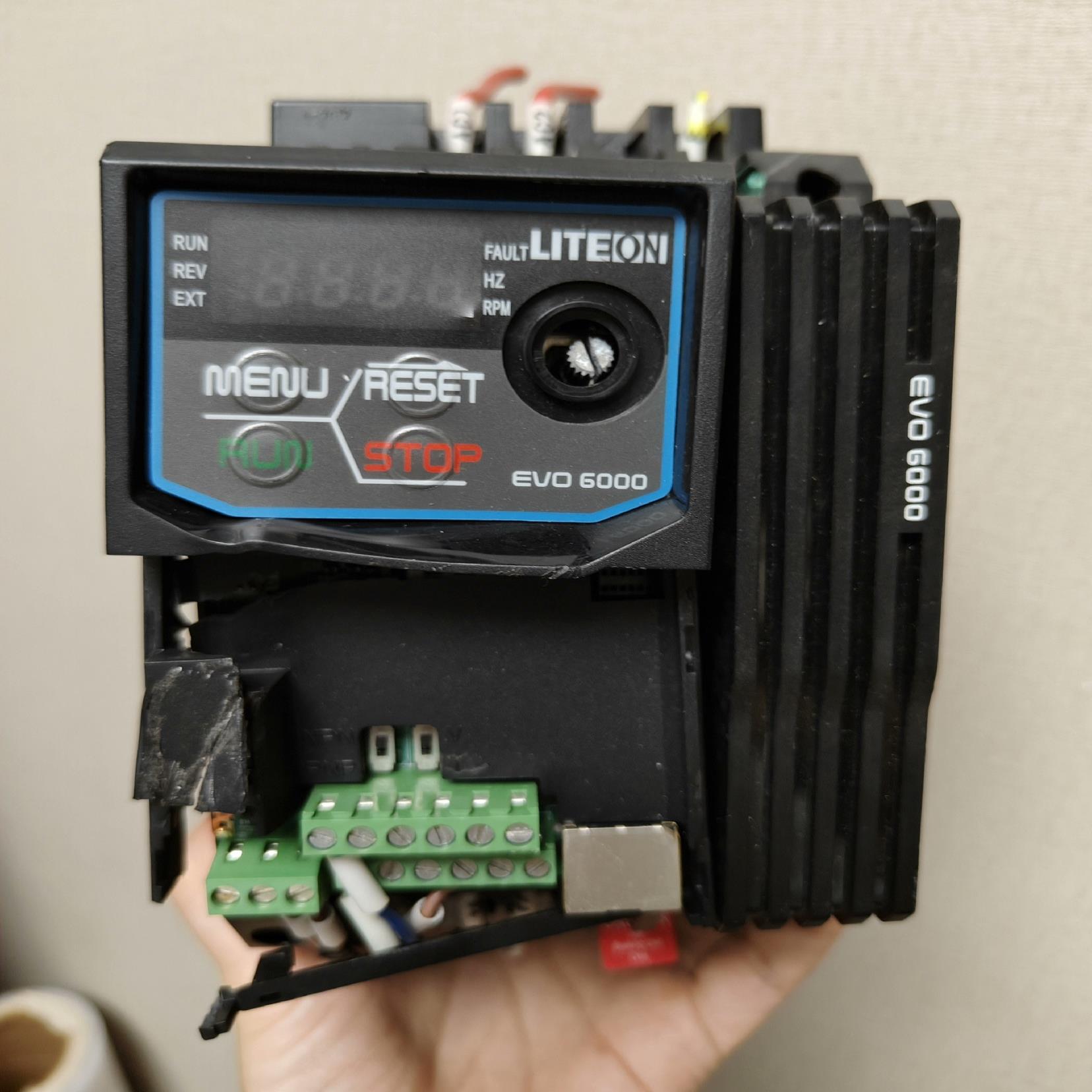 台湾光宝变频器。EVO600021S1D5E20F询价
