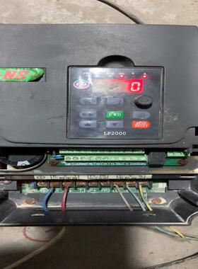 能士NS2000变频器  2.2KW 成色一般 外壳卡扣安装~询价