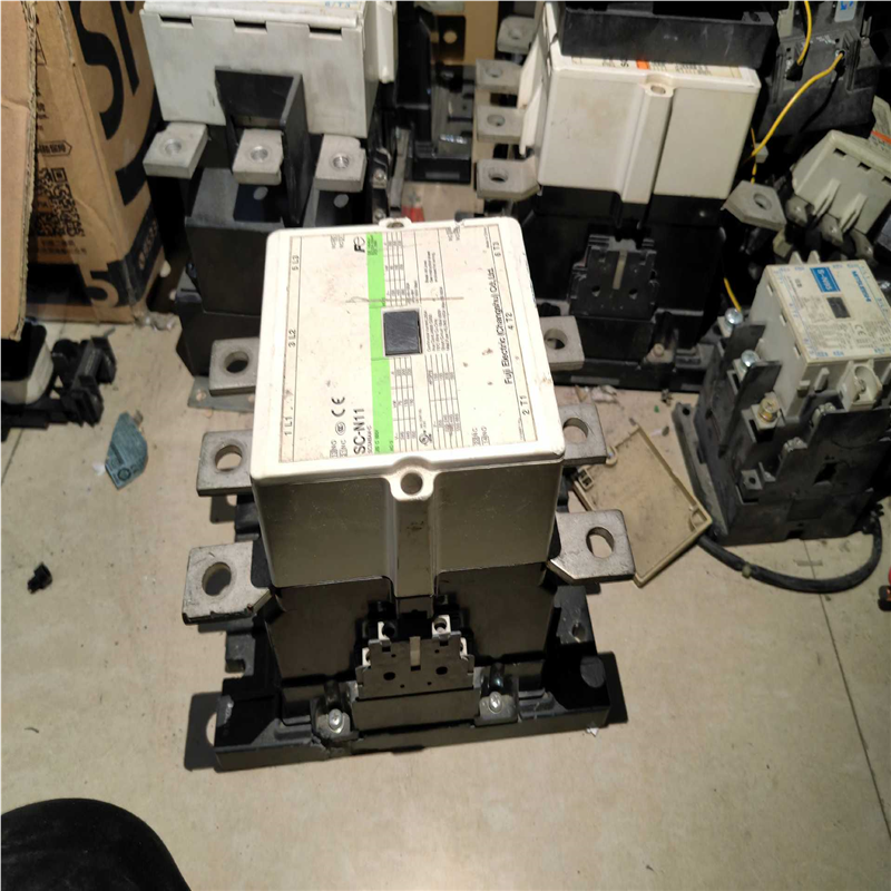 议~SC-N11富士接触器AC220V线圈电压,安川变频器拆