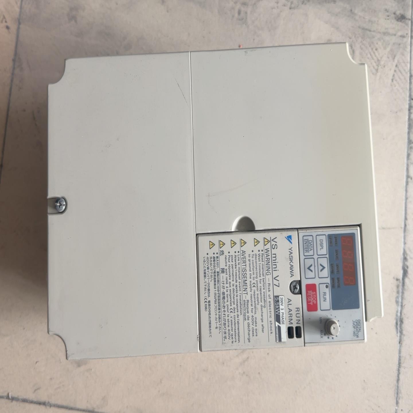 CIMR-V7AA25P5安川变频器55kw220v 9新（瓠子电子）