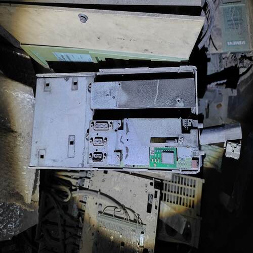 2094-BM05罗克韦尔驱动器实物图模块~询价