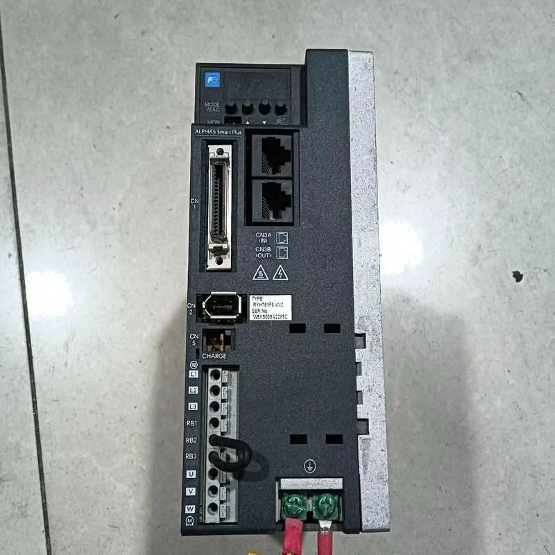 RYH751F6-VV2，富士驱动750W，六代，，~询价