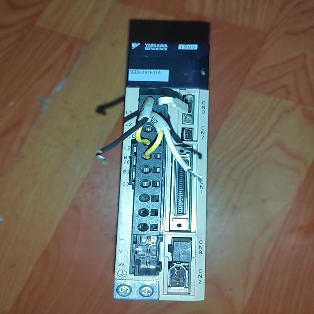 询价~安川驱动器SGDV-2R1FO1A原装拆机，功能包好，实物拍