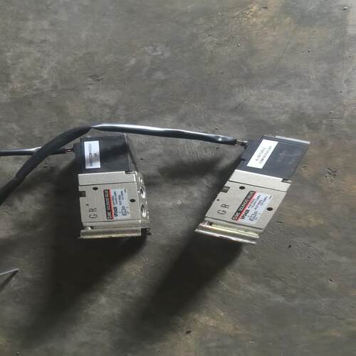 (询价)电磁阀VP342R，9.9成新，接口1分牙，24V。