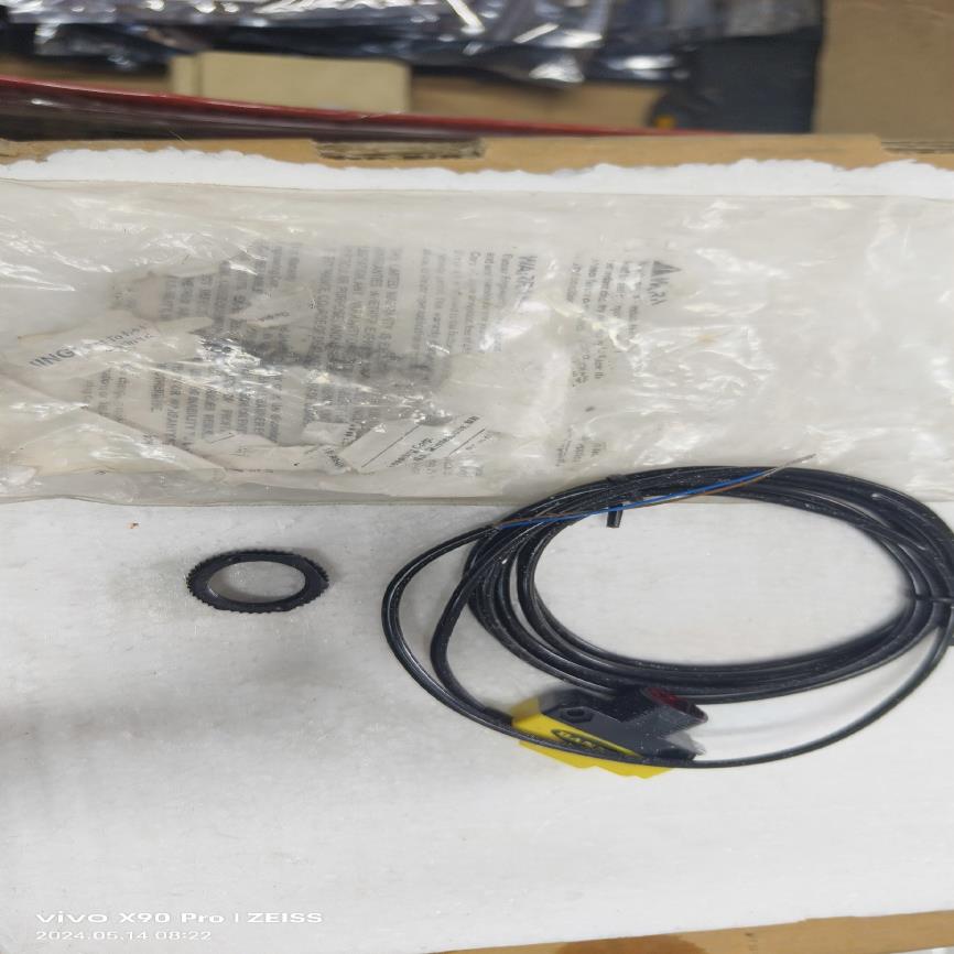 邦纳传感器qs186e，包装旧~询价