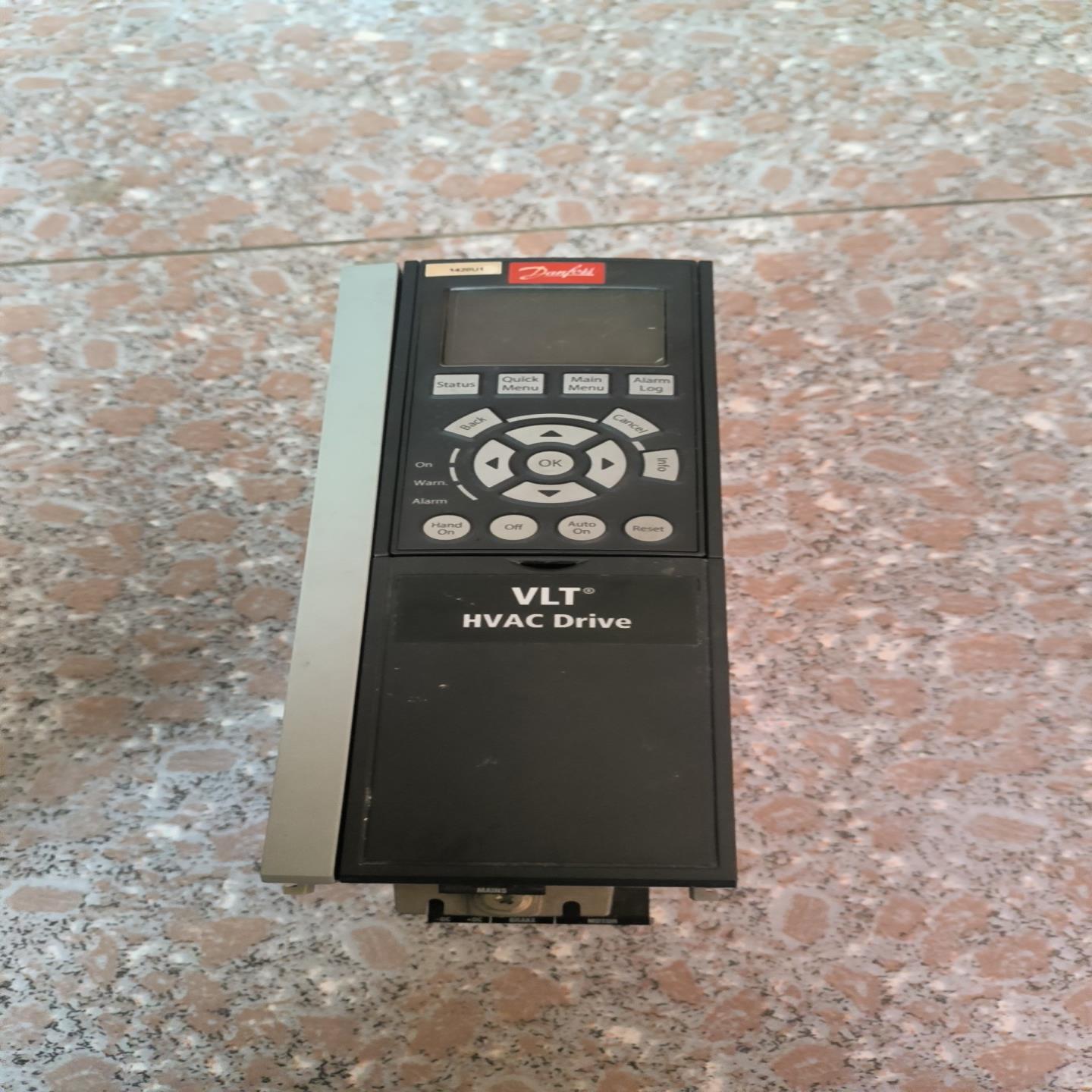 丹佛斯变频器FC-120P2K2T4E20H2，成色如图，功询价