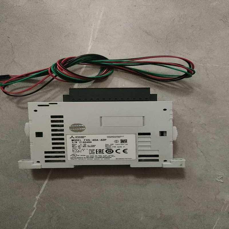 FX5-4DA-ADP，价格优惠，电源线齐全，包邮{议价}
